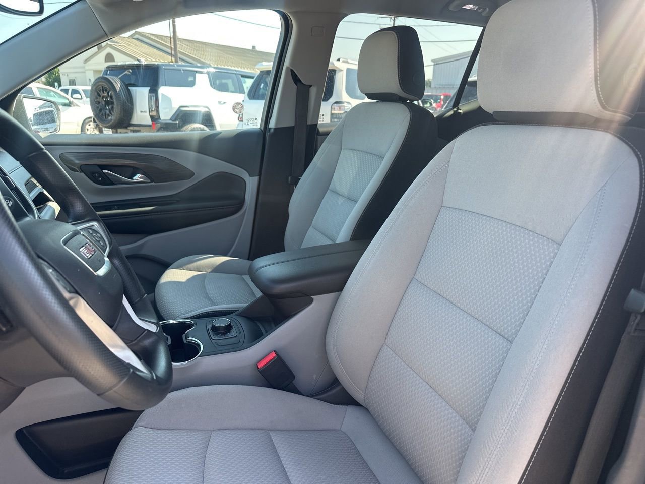 Used 2024 GMC Terrain SLE image 8