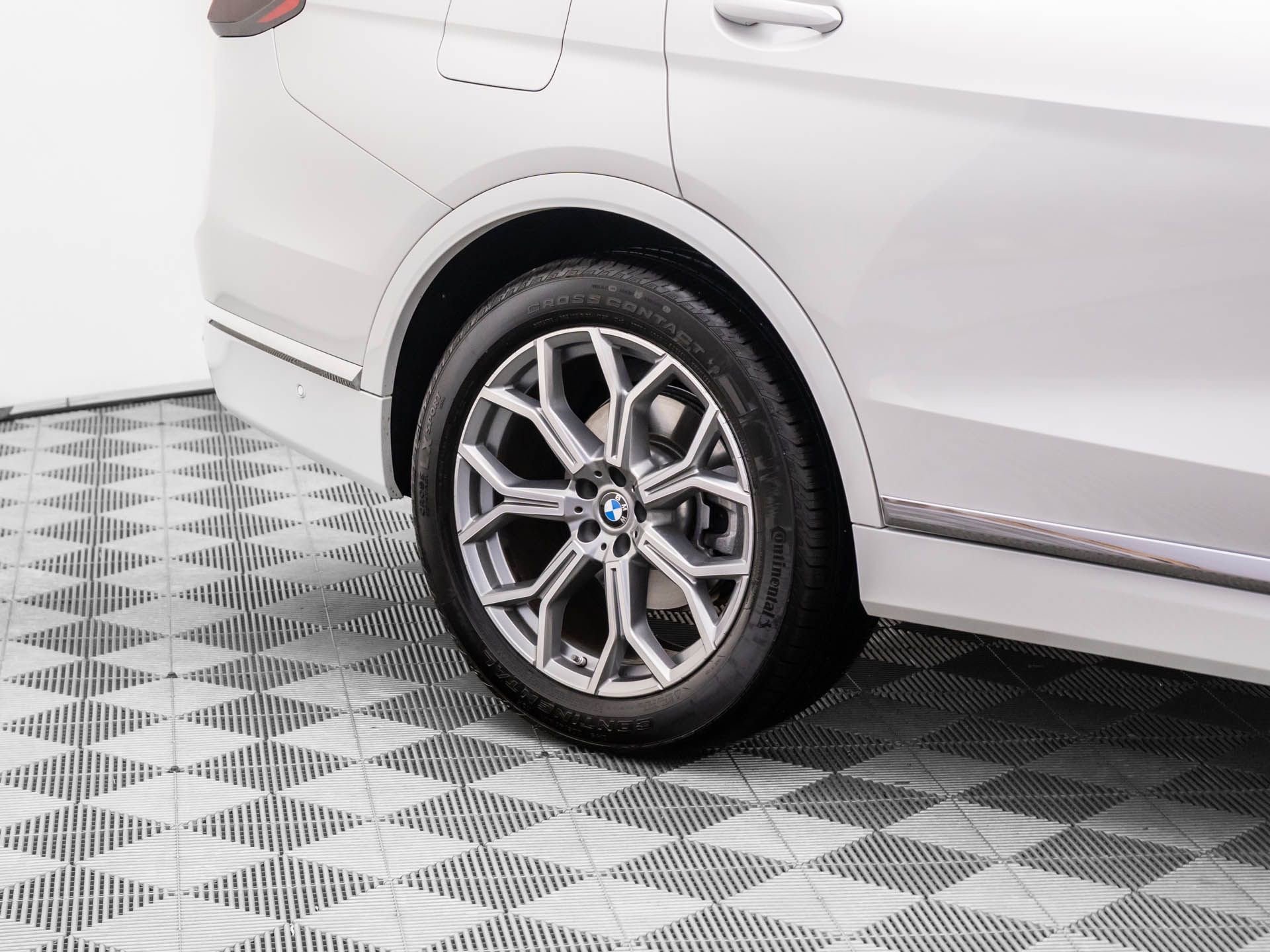 Certified 2025 BMW X7 xDrive40i image 33