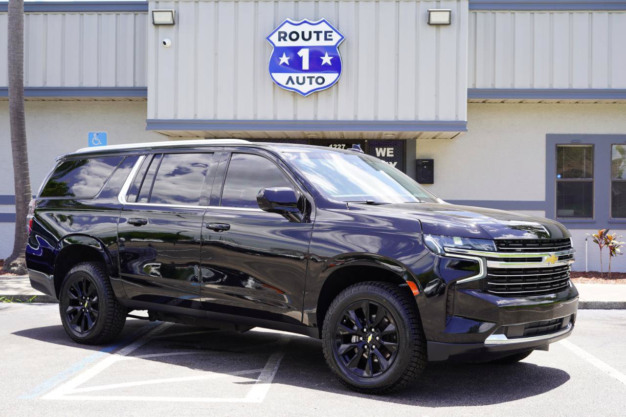 Used 2021 Chevrolet Suburban LT AWD/4WD image 4