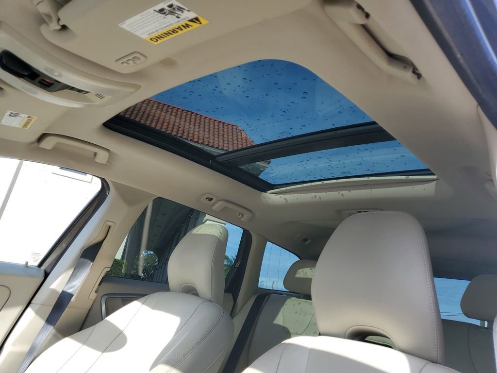 Used 2015 Volvo XC60 T5 w/ Proximity Package image 28