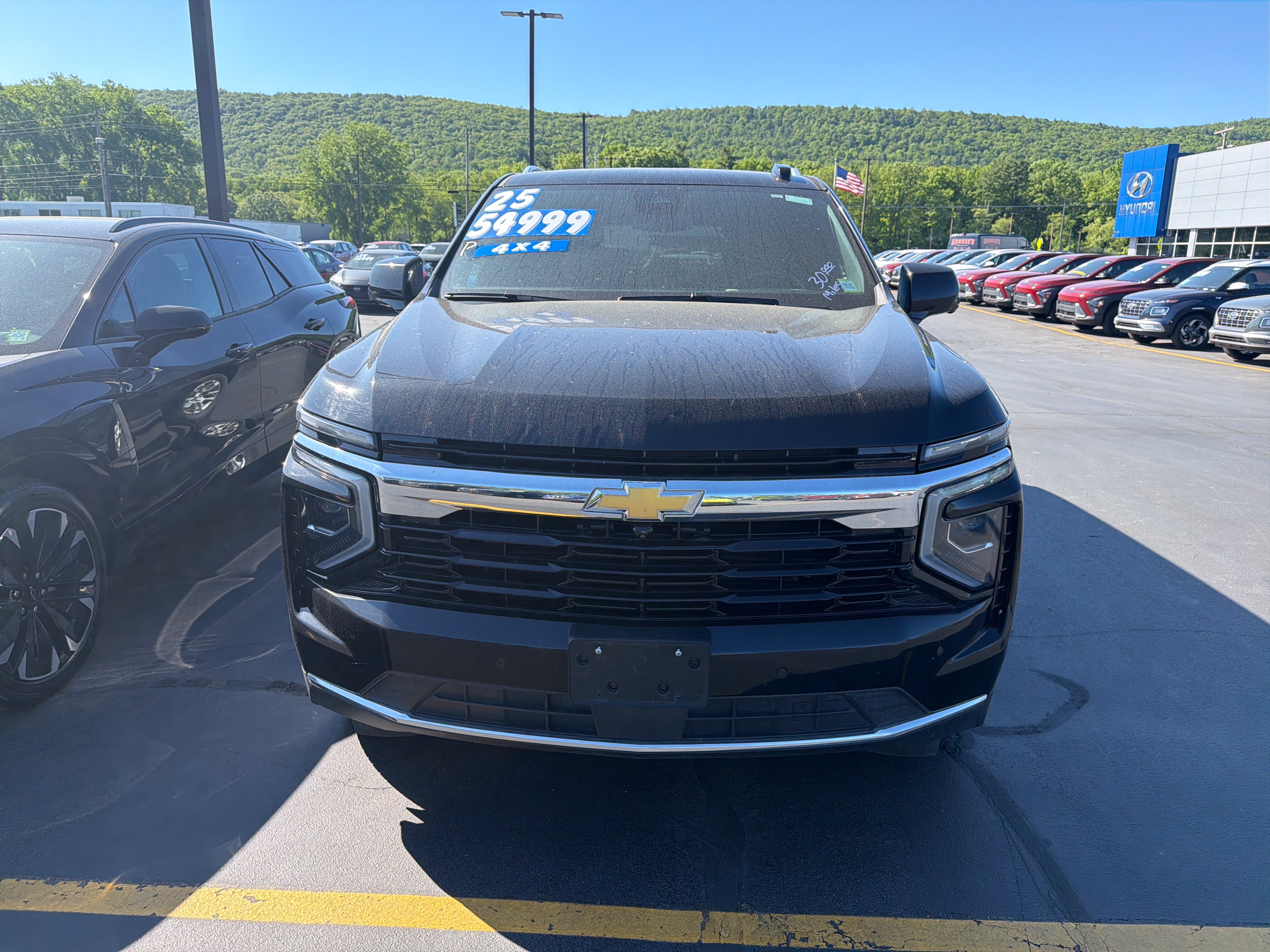 Used 2025 Chevrolet Suburban LS AWD/4WD image 2