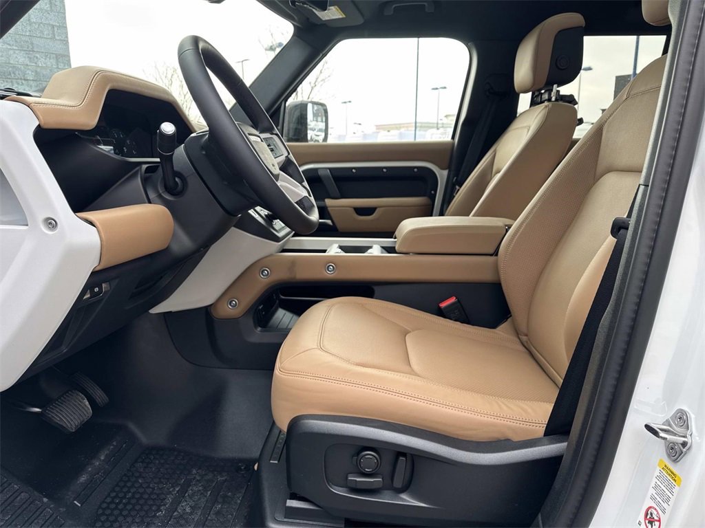 New 2026 Land Rover Defender 110 X-Dynamic SE image 18