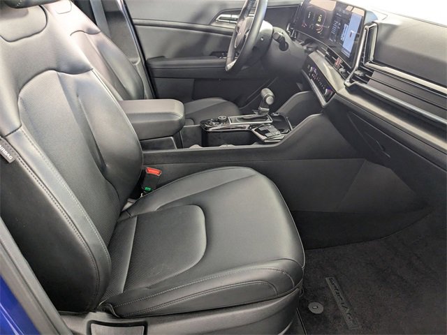 Used 2025 Kia Sportage EX w/ Premium Package image 32