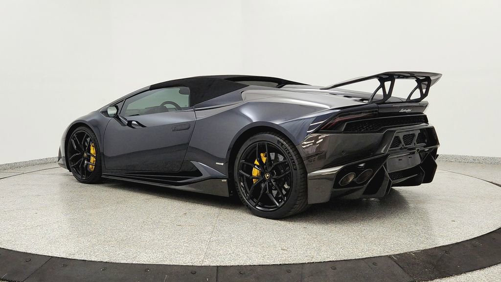 Used 2016 Lamborghini Huracan LP 610-4 image 3