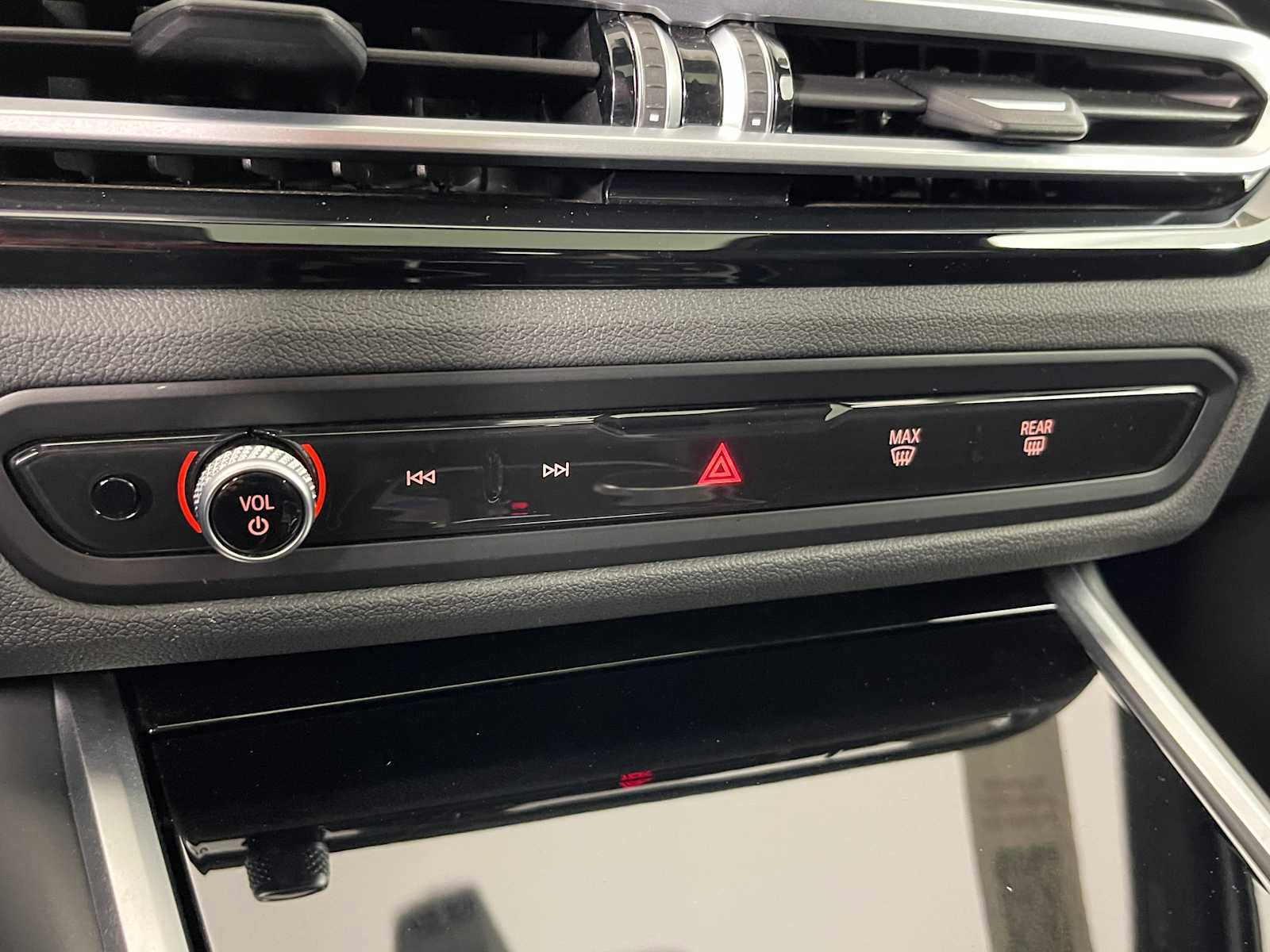 Used 2023 BMW i4 eDrive40 image 27