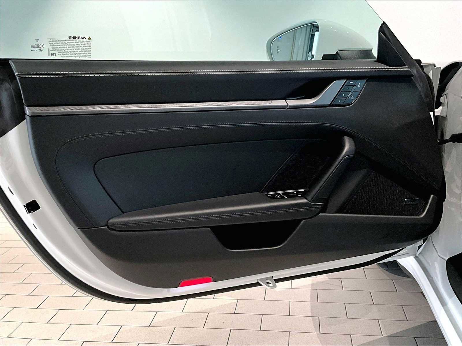 Used 2025 Porsche 911 Carrera image 26