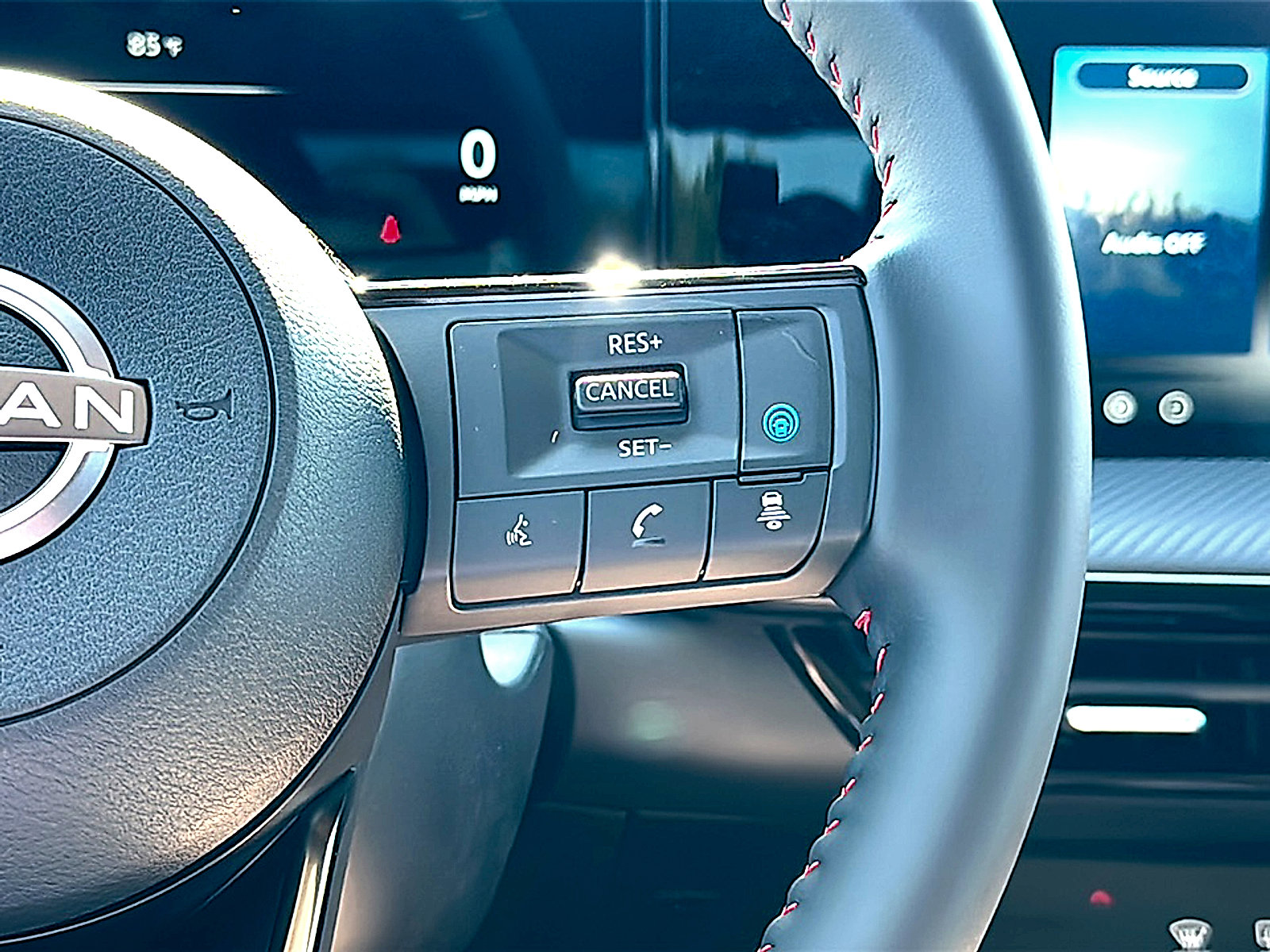 New 2026 Nissan Kicks SR image 18