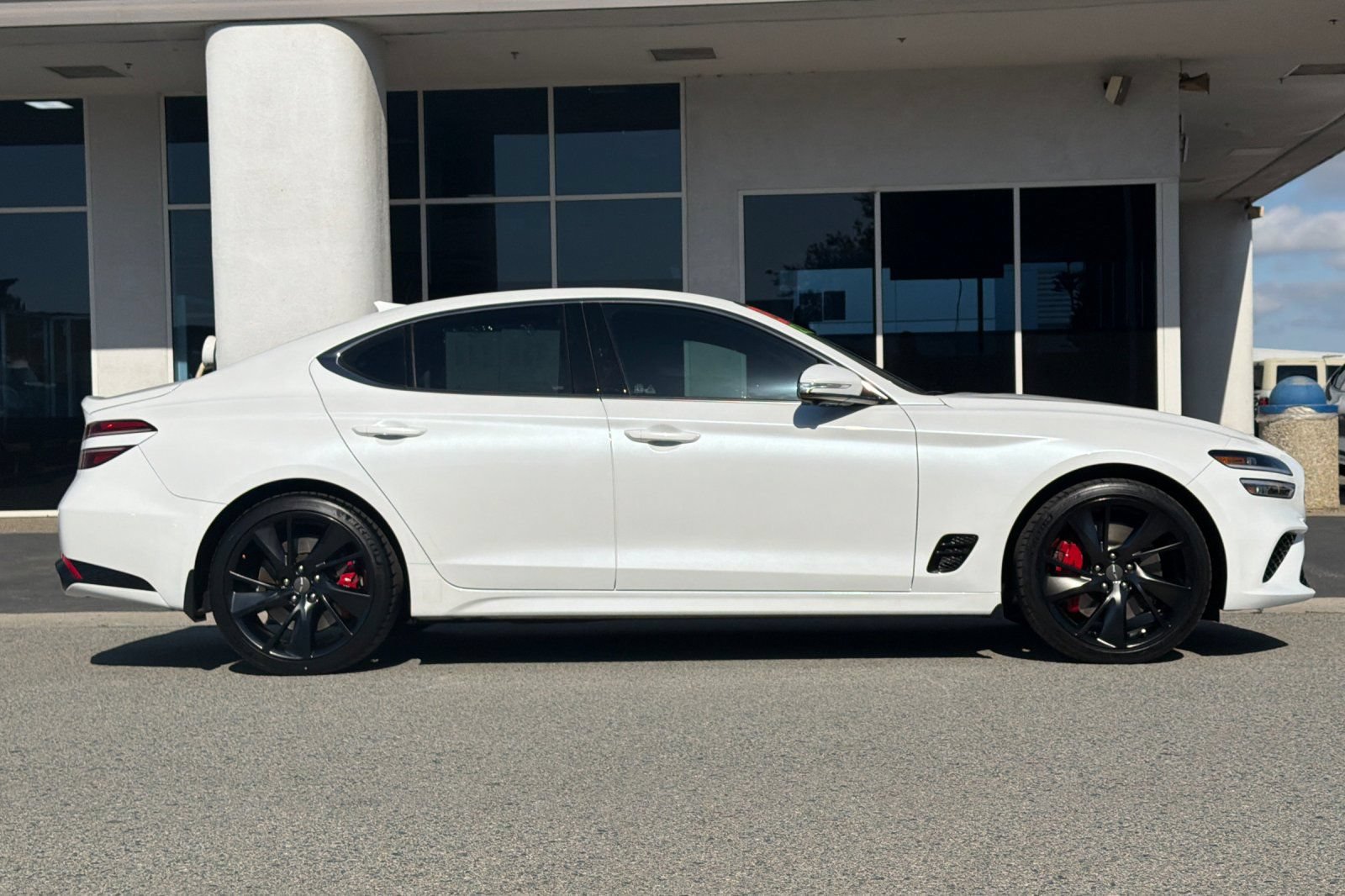 Used 2023 Genesis G70 3.3T w/ Sport Prestige Package RWD image 3