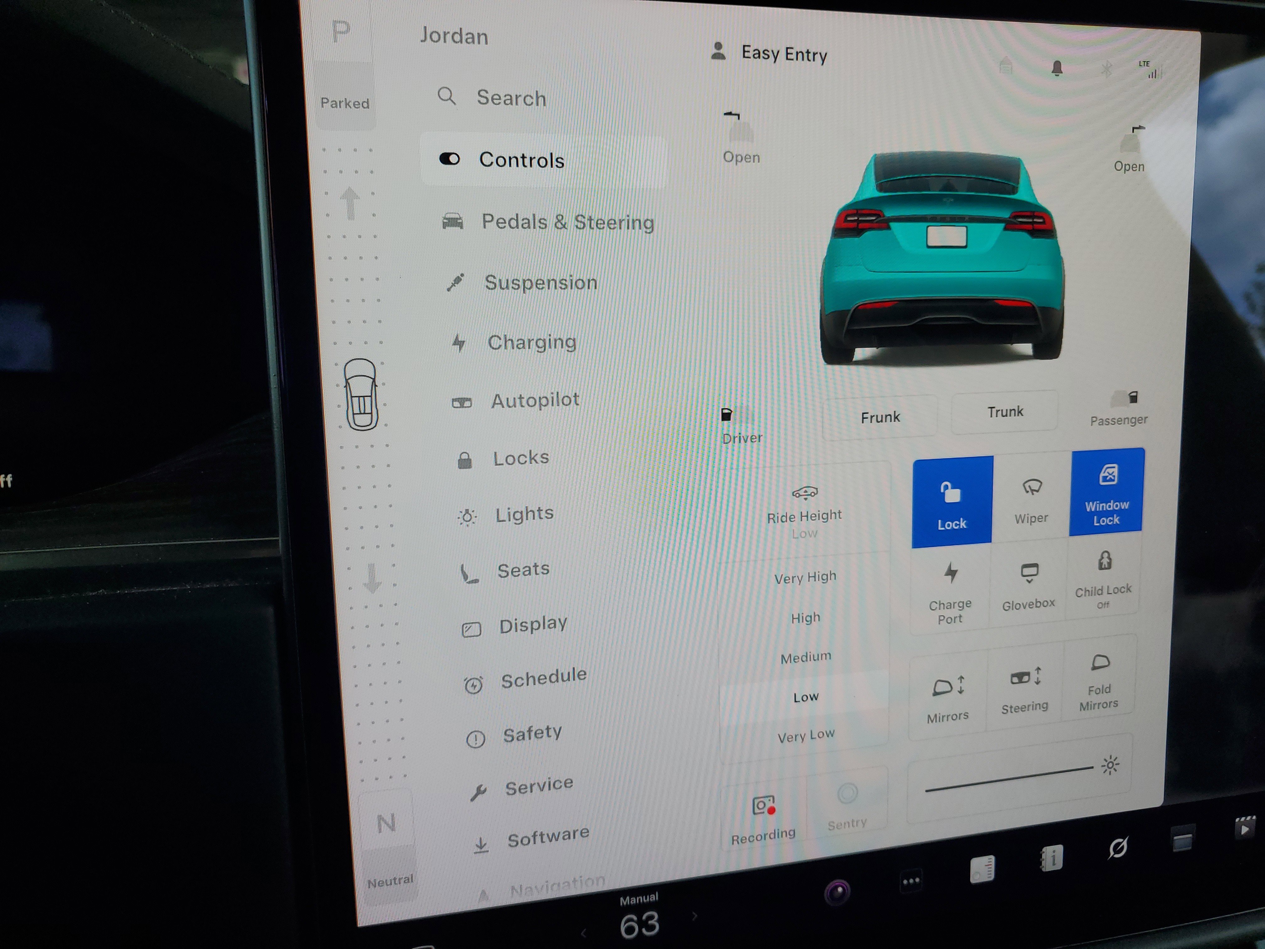 Used 2022 Tesla Model X image 28