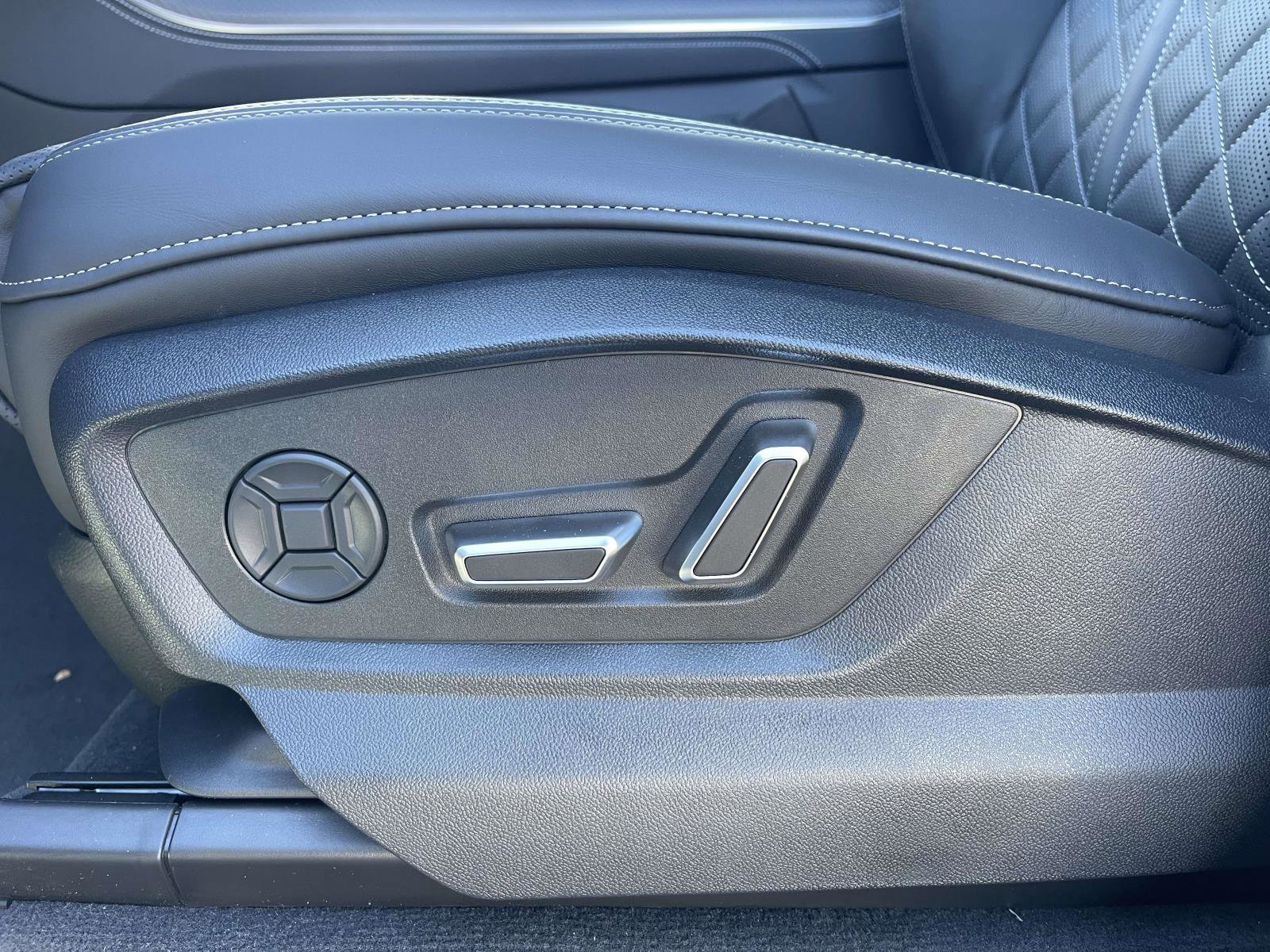 New 2026 Audi SQ7 Premium Plus image 19