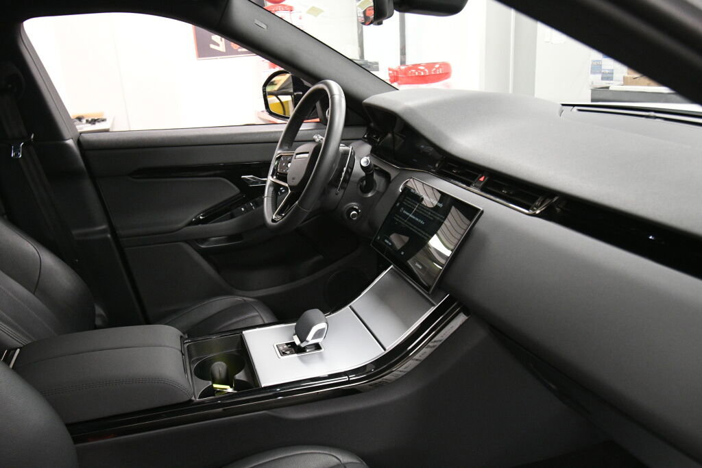 Used 2024 Land Rover Range Rover Evoque S image 30