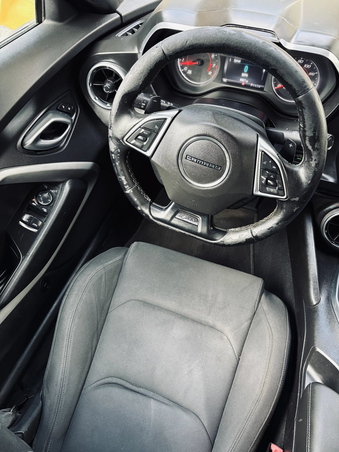 Used 2017 Chevrolet Camaro LT RWD image 4
