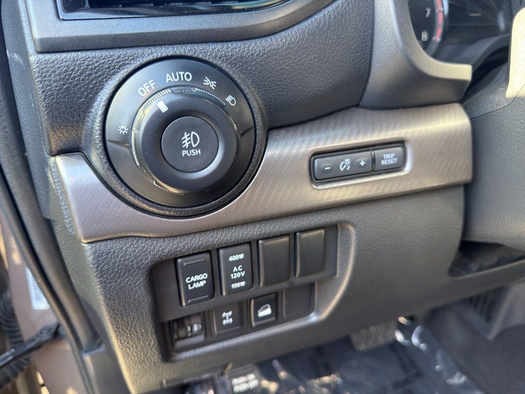 Used 2023 Nissan Titan PRO-4X w/ Pro-4x Convenience Package AWD/4WD image 15