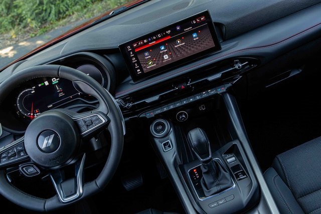 Used 2024 Dodge Hornet R/T w/ R/T Blacktop Package image 18