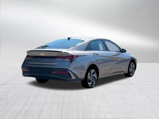 New 2025 Hyundai Elantra Sport FWD image 16