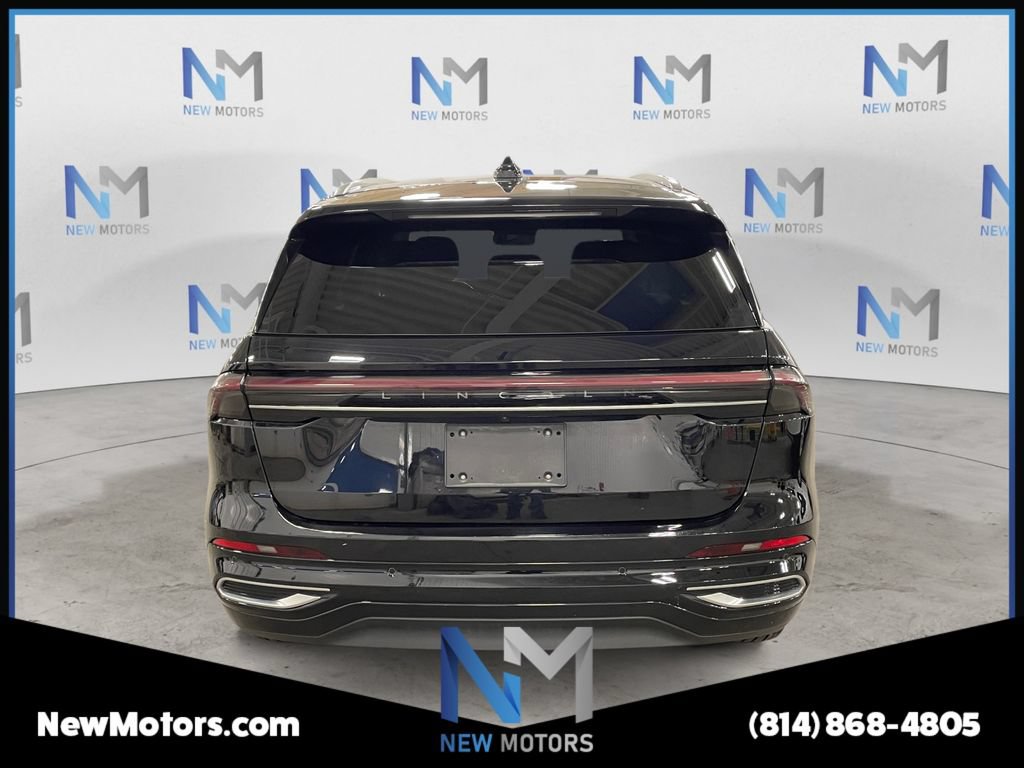 Used 2024 Lincoln Nautilus Reserve AWD/4WD image 4