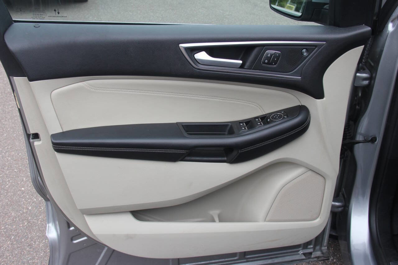 Certified 2022 Ford Edge Titanium image 21