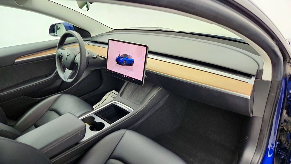 Used 2023 Tesla Model 3 Standard Range image 29