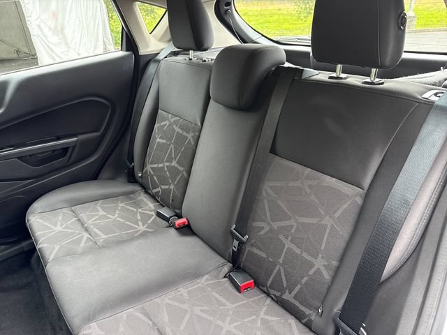 Used 2013 Ford Fiesta SE FWD image 18