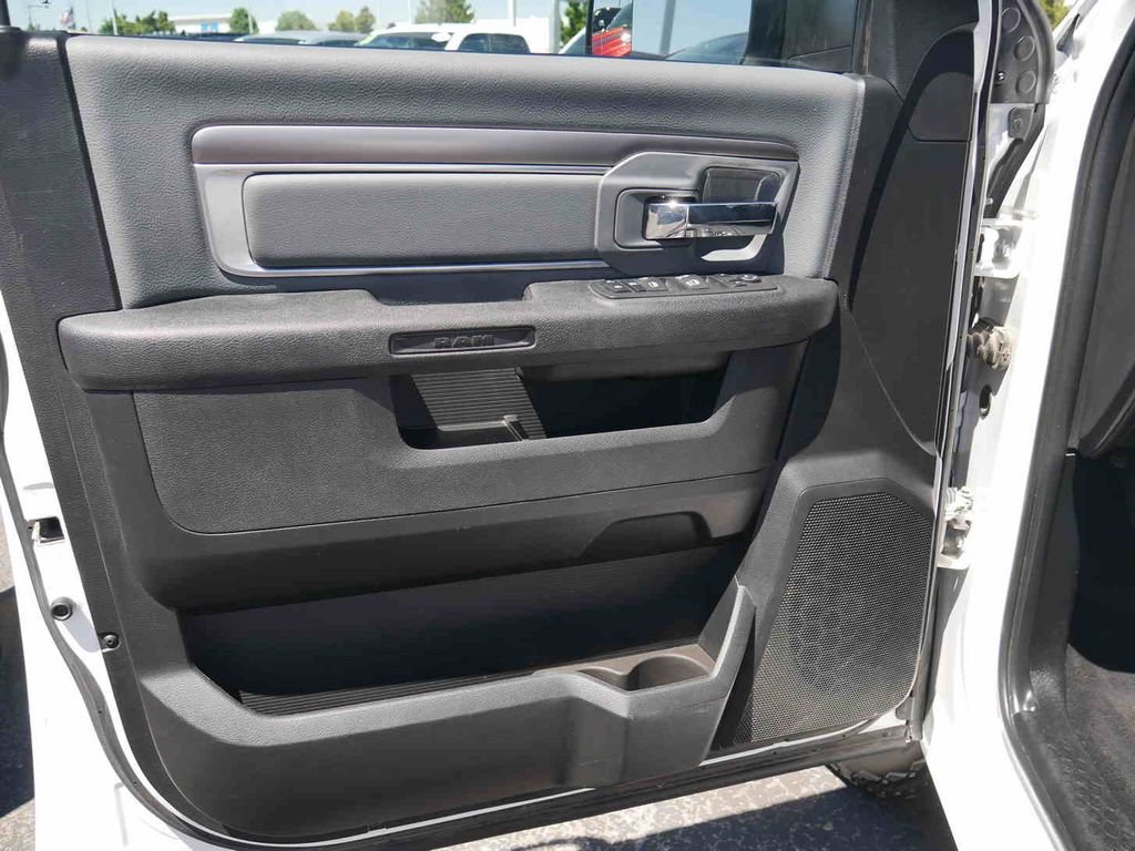 Used 2023 RAM 1500 Classic SLT AWD/4WD image 26