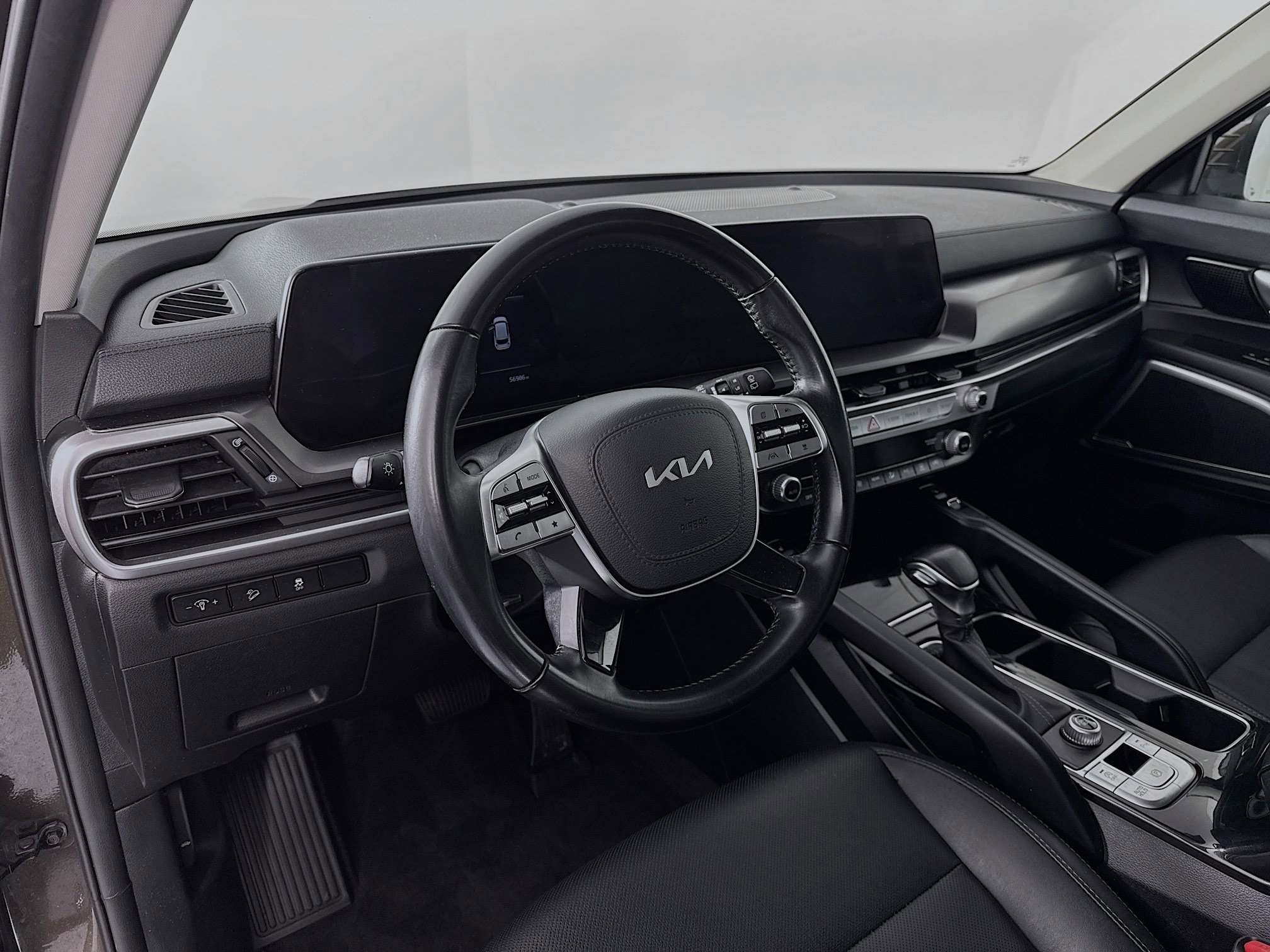 Used 2023 Kia Telluride S FWD image 9