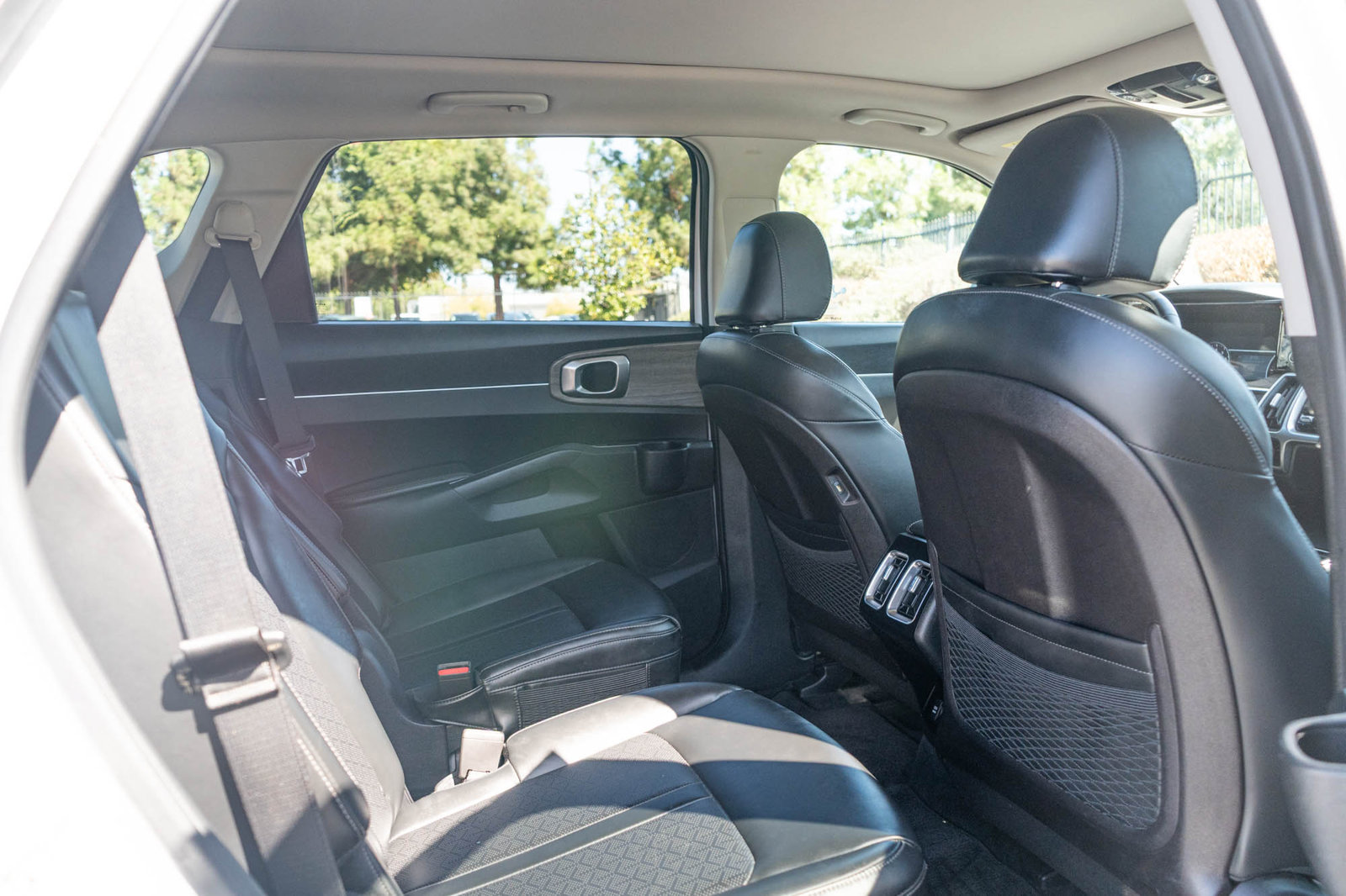 Used 2022 Kia Sorento EX w/ Panoramic Sunroof Package FWD image 21