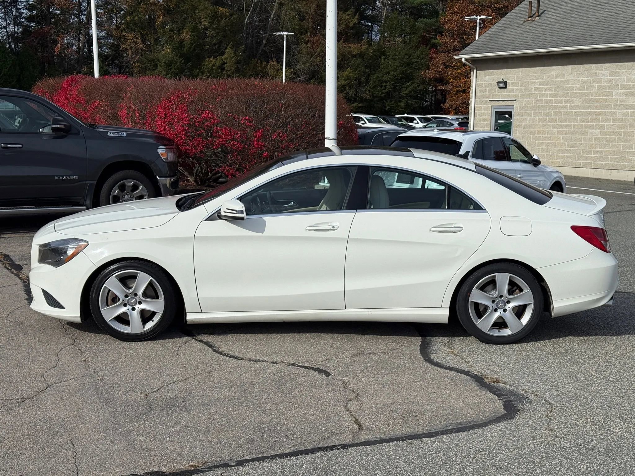 Used 2015 Mercedes-Benz CLA 250 4MATIC image 8