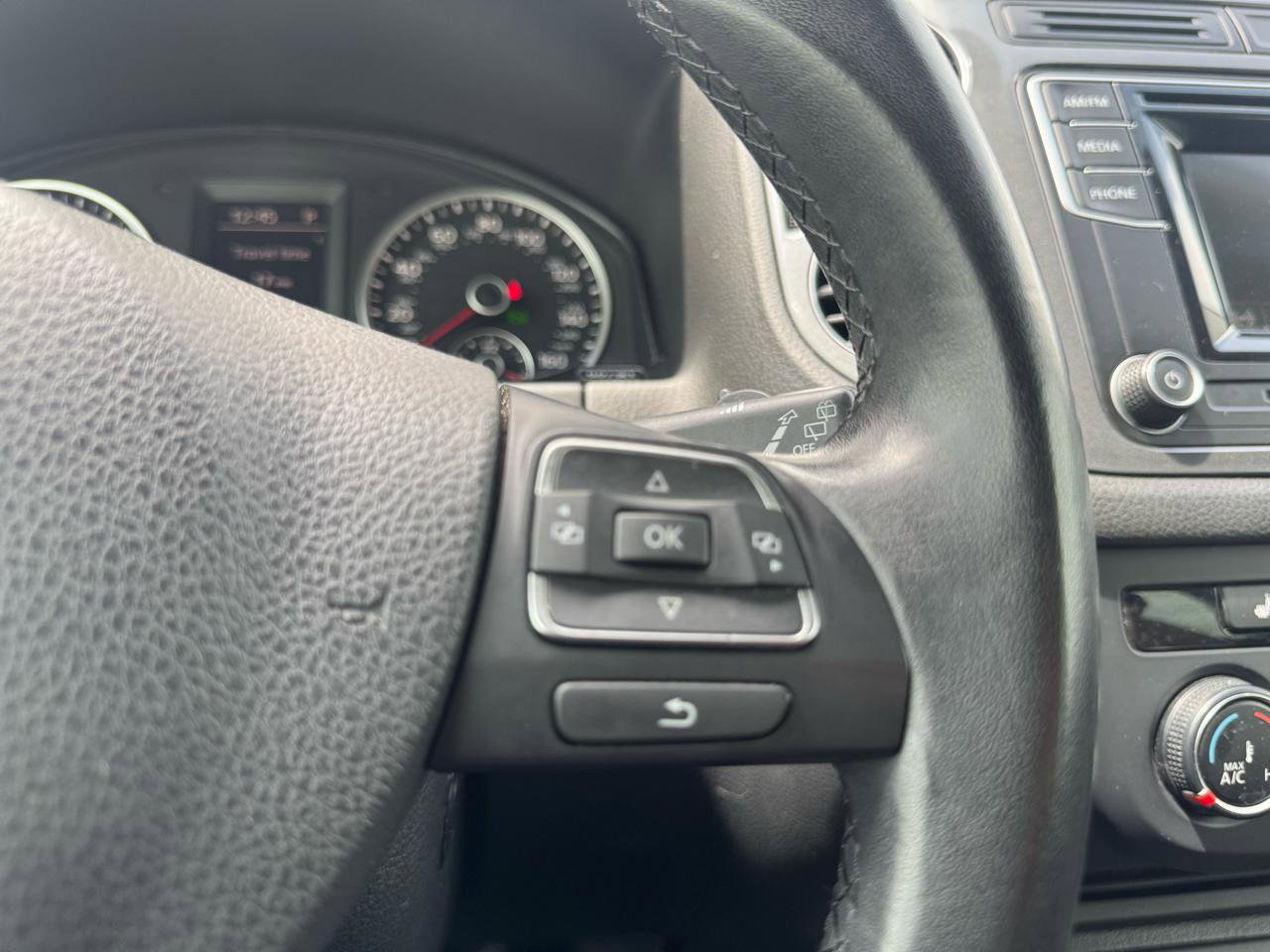 Used 2016 Volkswagen Tiguan S image 38