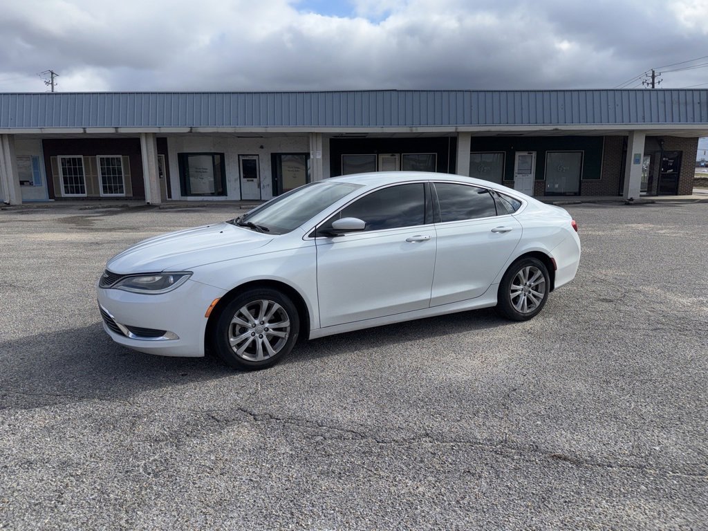 Used 2015 Chrysler 200 Limited w/ Convenience Group image 6