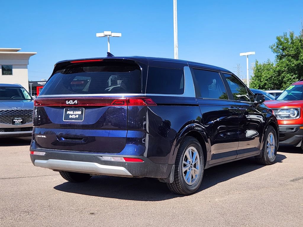 Used 2024 Kia Carnival LX image 5