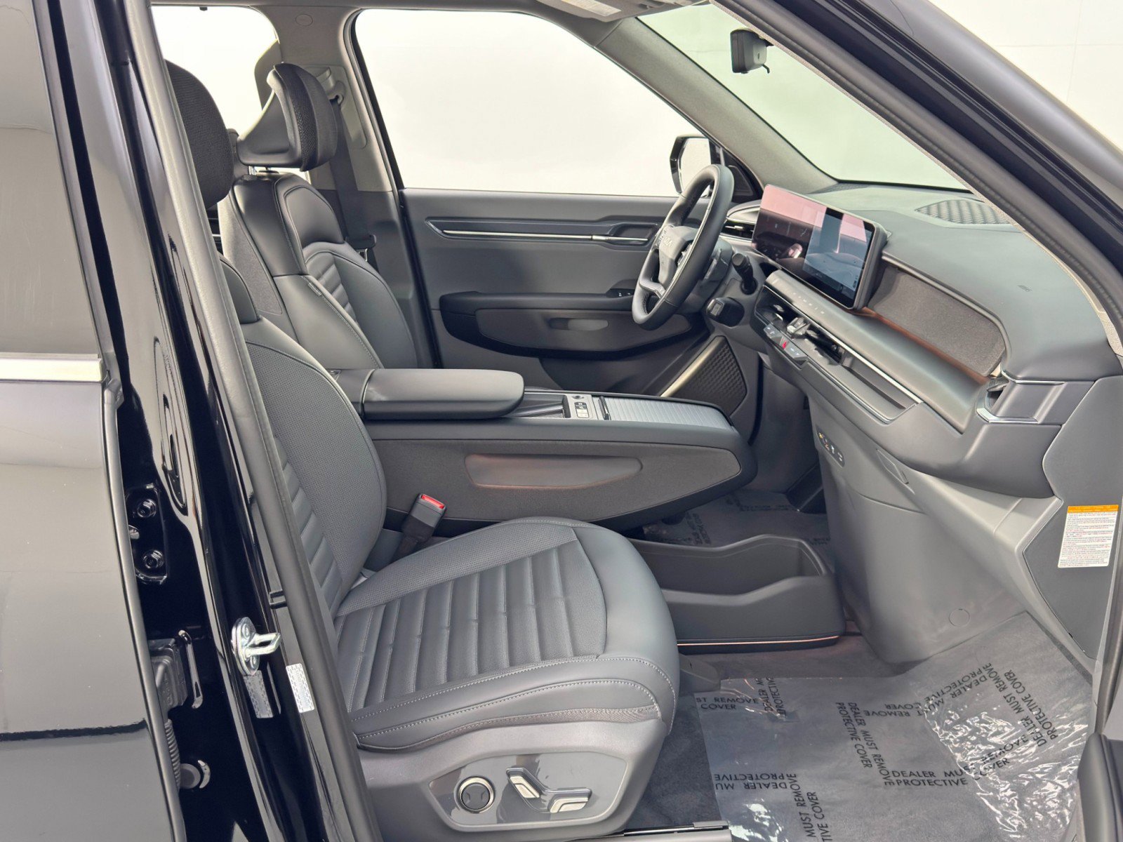 Used 2026 Kia EV9 Land image 16