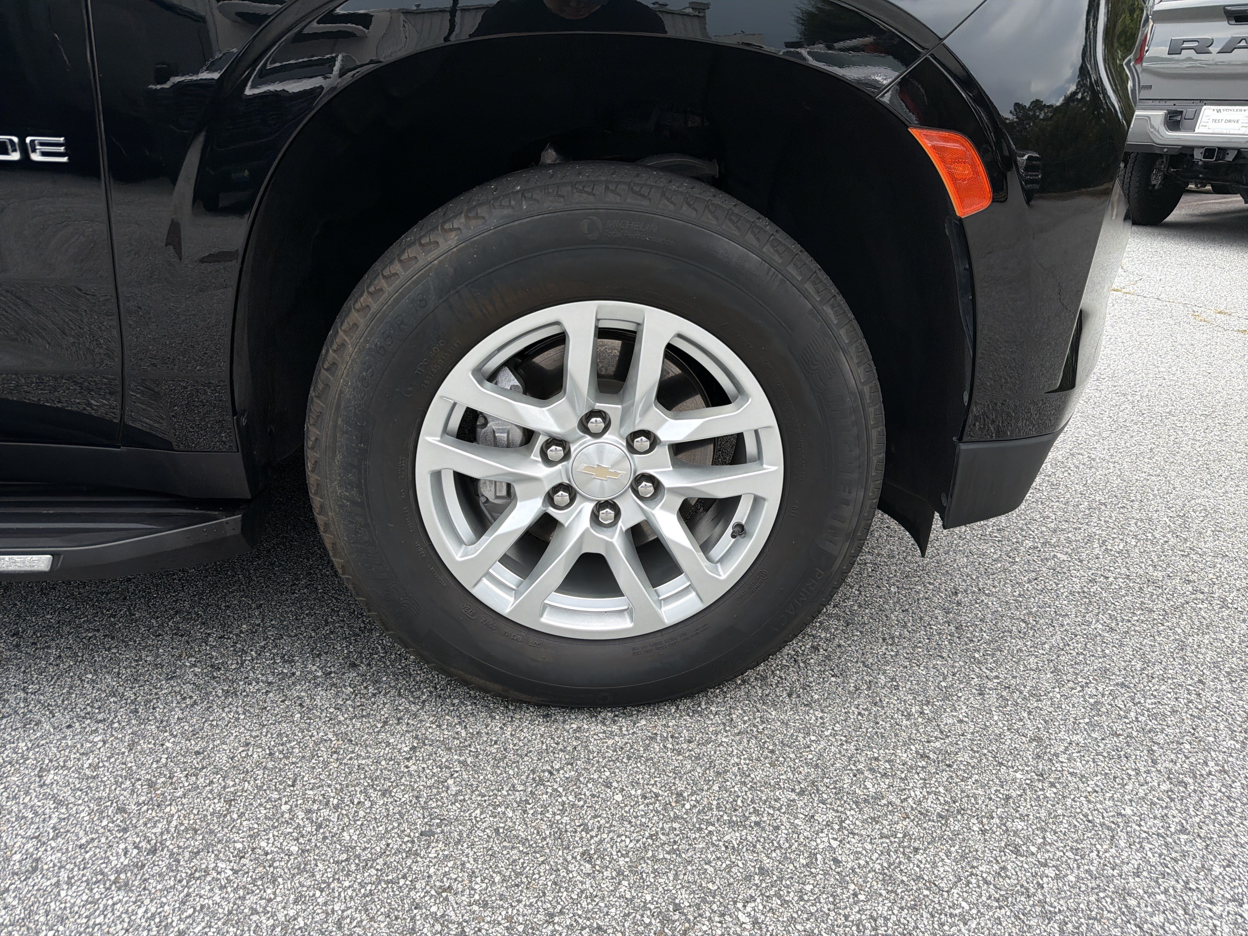 Used 2024 Chevrolet Tahoe LT RWD image 14