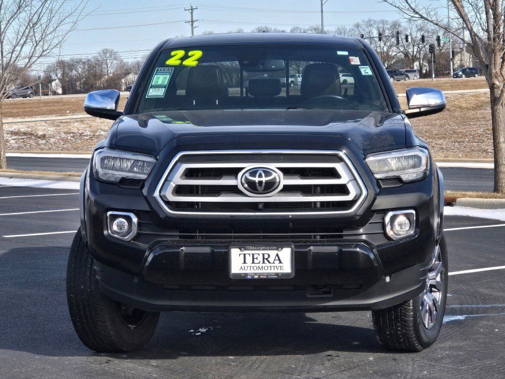 Used 2022 Toyota Tacoma Limited image 2