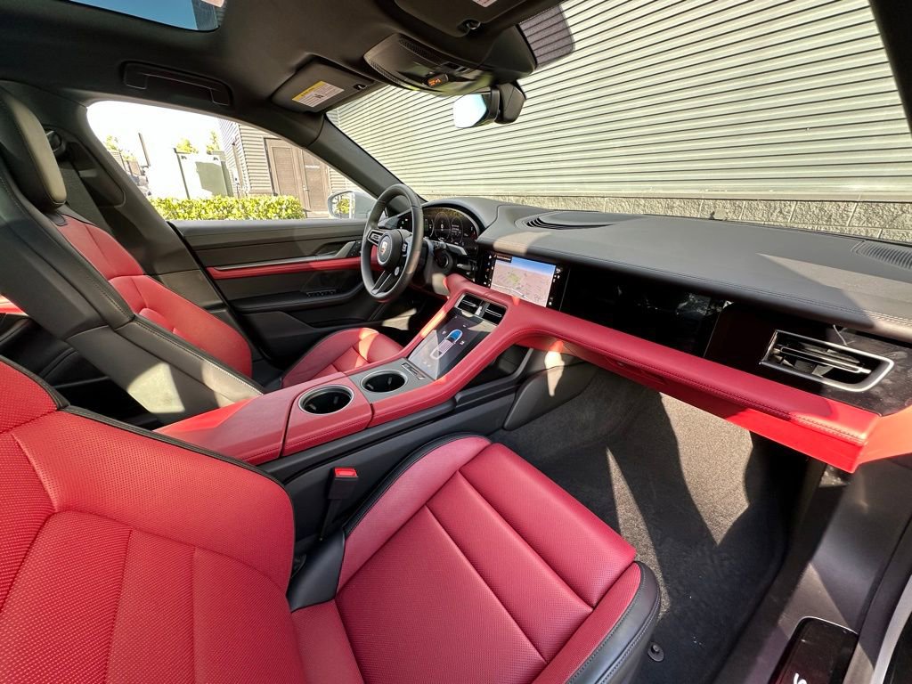Used 2025 Porsche Taycan 4S image 36