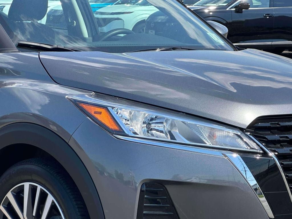 Used 2023 Nissan Kicks SV FWD image 8