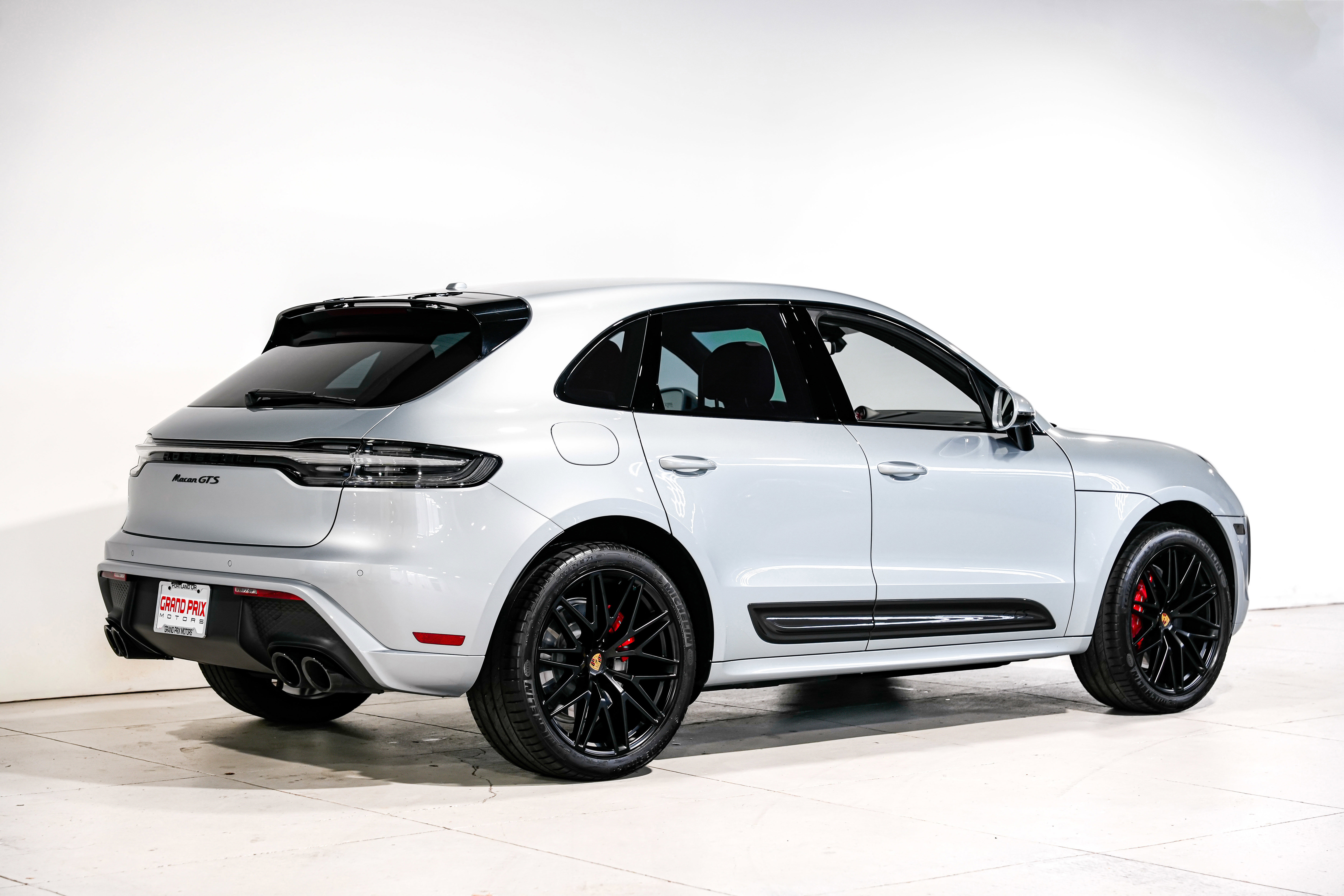 Used 2022 Porsche Macan GTS w/ Sport Chrono Package image 3