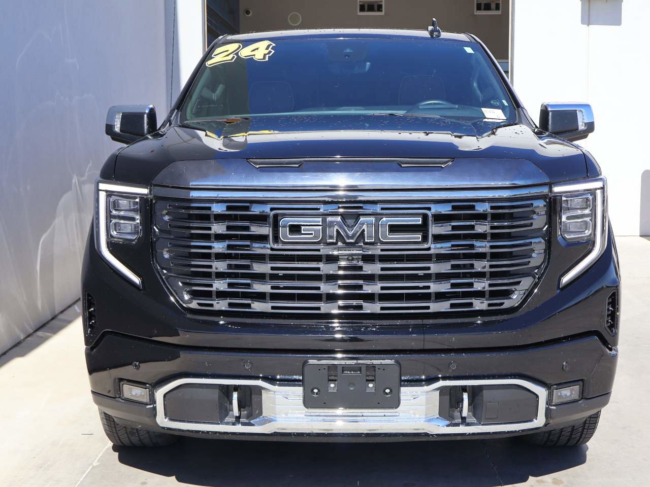 Used 2024 GMC Sierra 1500 Denali Ultimate AWD/4WD image 5