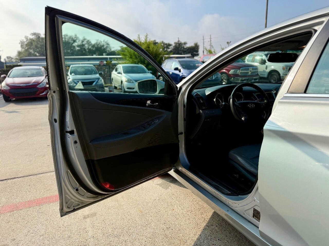 Used 2011 Hyundai Sonata Limited image 9