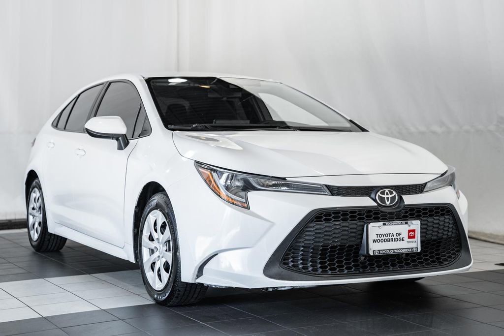 Used 2021 Toyota Corolla LE image 1