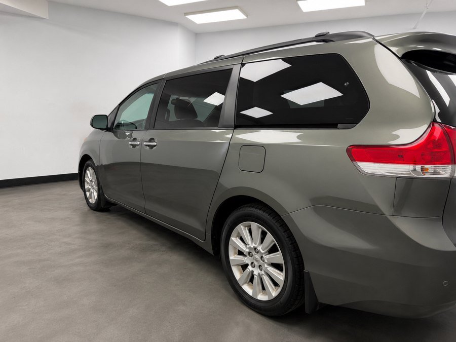 Used 2011 Toyota Sienna XLE w/ Premium Pkg AWD/4WD image 19
