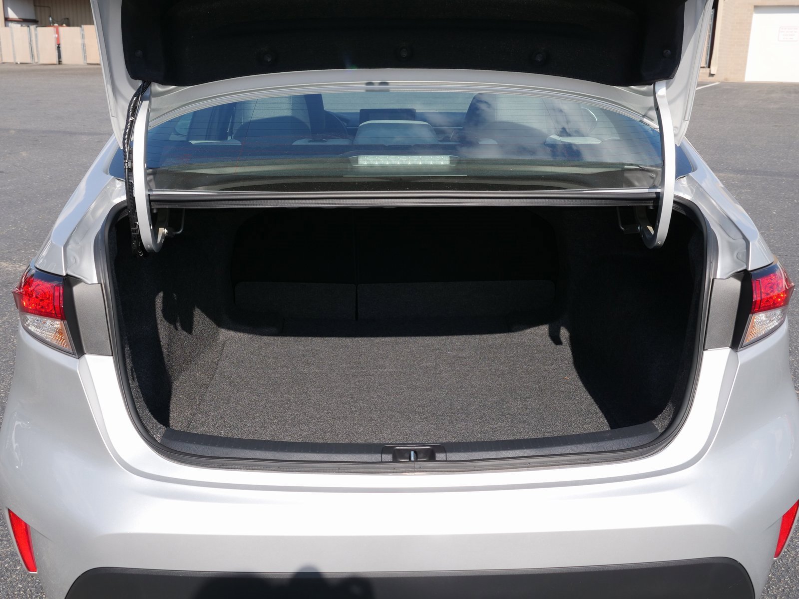 Used 2025 Toyota Corolla LE image 15