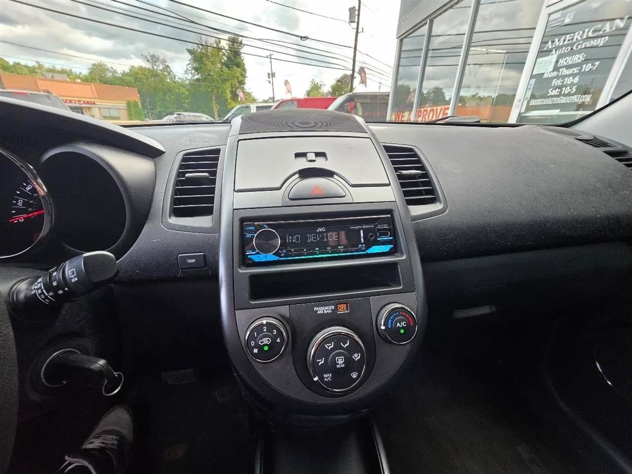 Used 2011 Kia Soul + w/ Audio Pkg FWD image 11