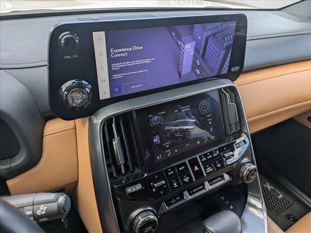 Used 2025 Lexus LX 600 4WD w/ Accessory Package (2T) image 12