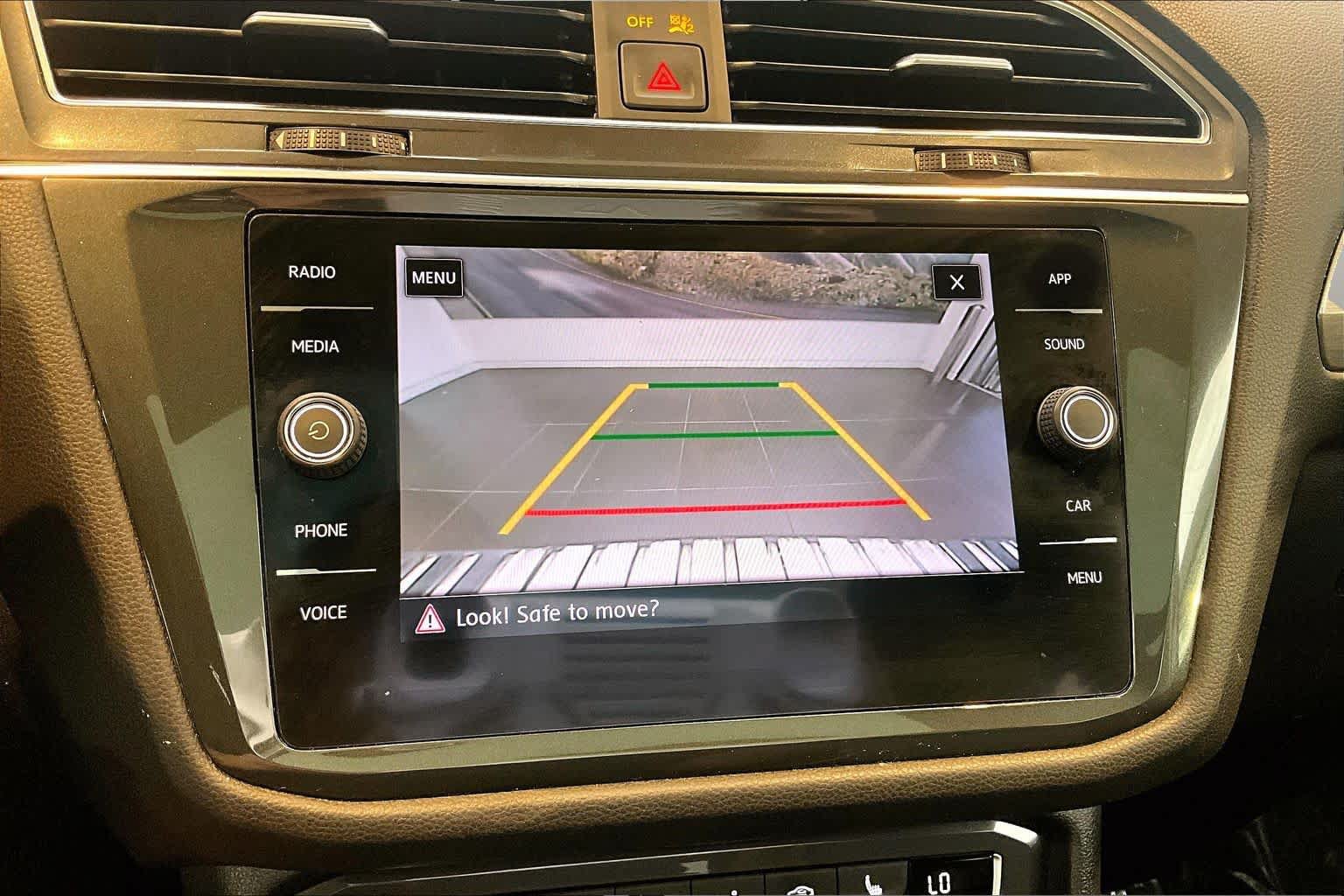 Used 2019 Volkswagen Tiguan SE w/ Panoramic Sunroof Package FWD image 28