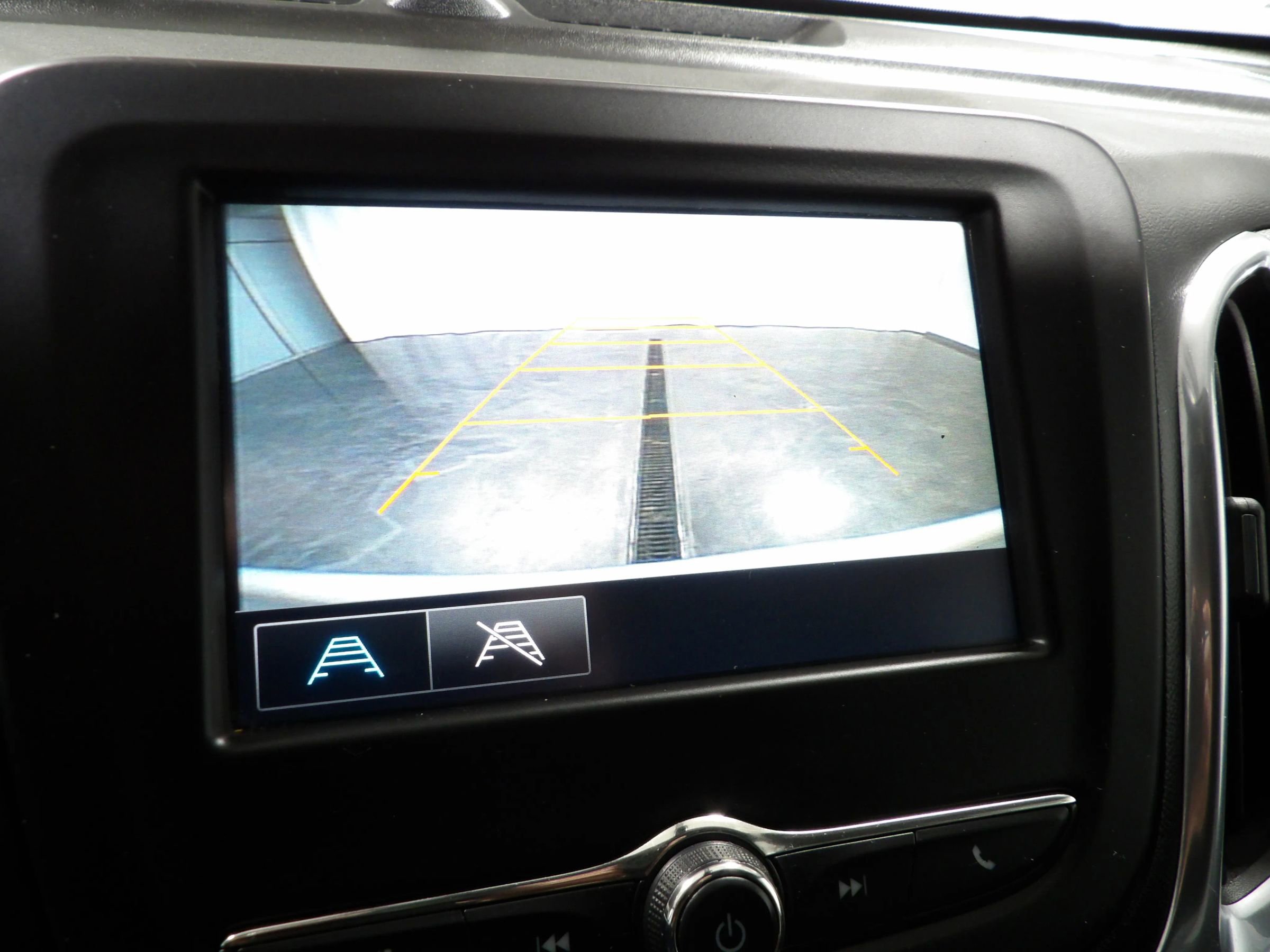 Used 2018 Chevrolet Equinox LT AWD/4WD image 16