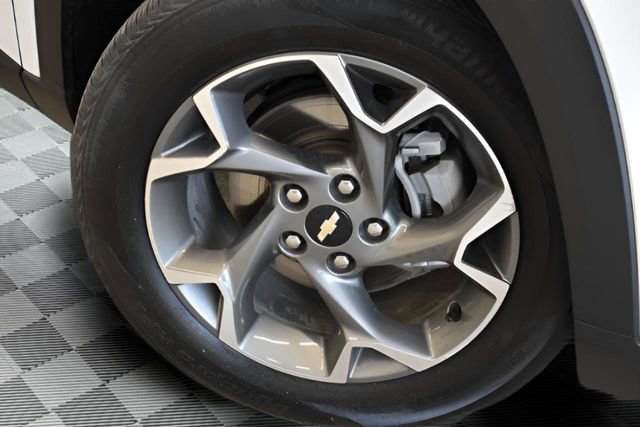 Used 2025 Chevrolet Trax LT image 14