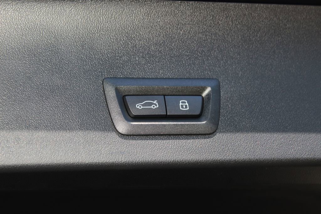 Used 2026 BMW X3 xDrive30 w/ M Sport Package AWD/4WD image 9
