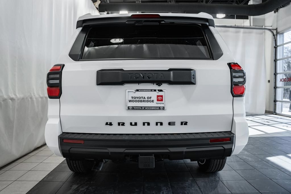 New 2026 Toyota 4Runner SR5 AWD/4WD image 5