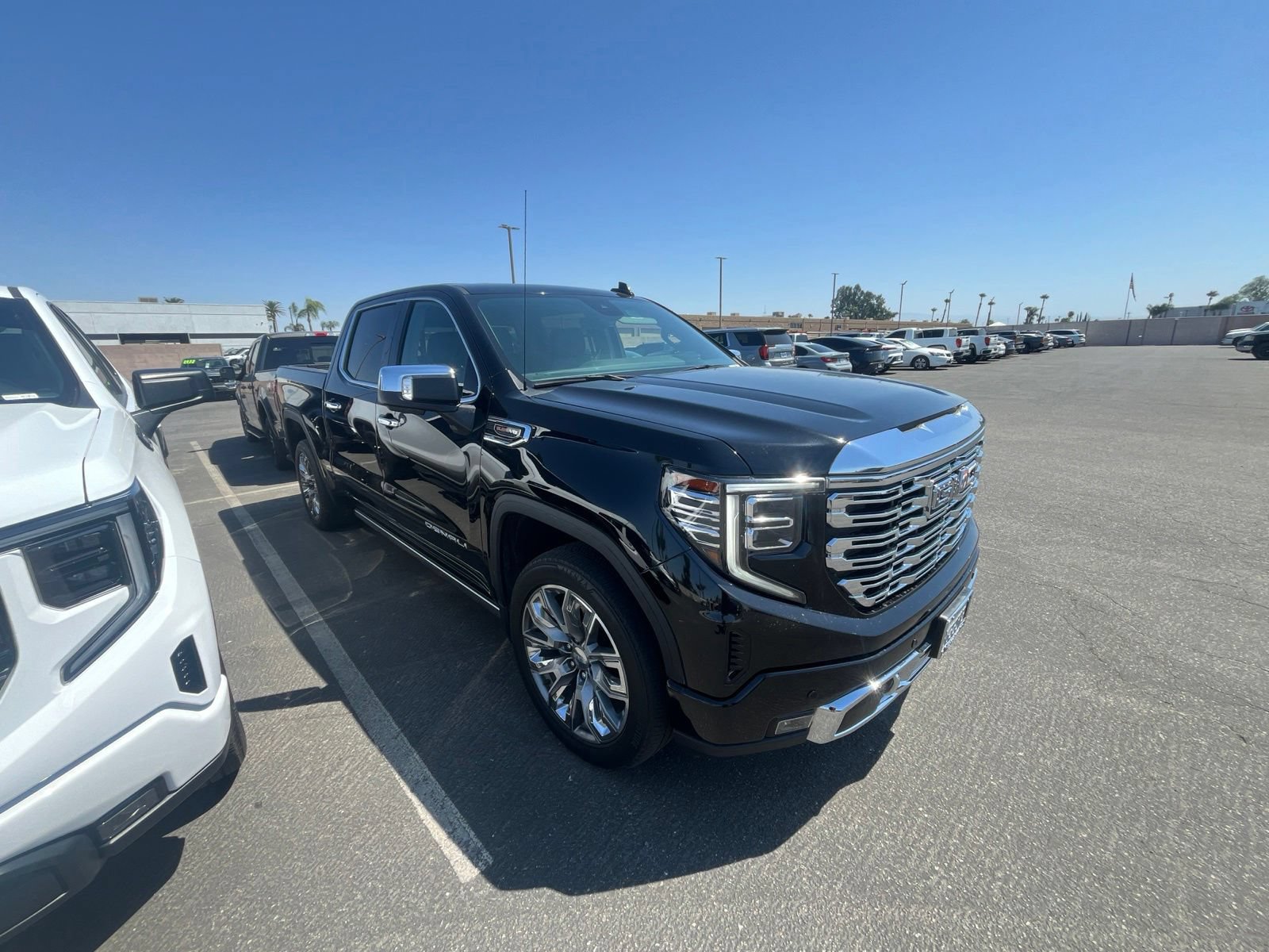 Certified 2024 GMC Sierra 1500 Denali AWD/4WD image 3