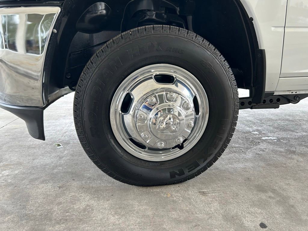 Used 2024 RAM 3500 Tradesman w/ Chrome Appearance Group AWD/4WD image 14